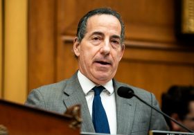 Raskin attacks Trump’s proposed arch, calls for DC statehood