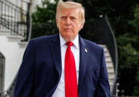 Trump says he ‘loves an open, free press’ amid media ban…