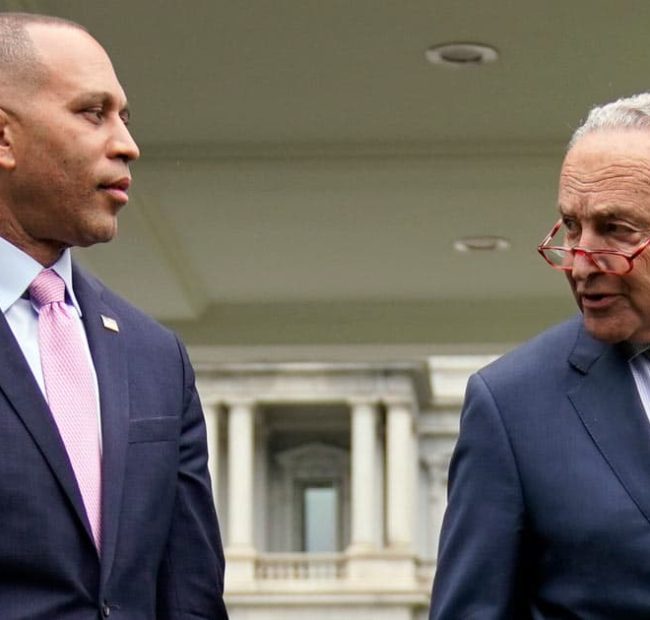 Democrats Panic as Republicans Take Lead in Key Midterm Indicator