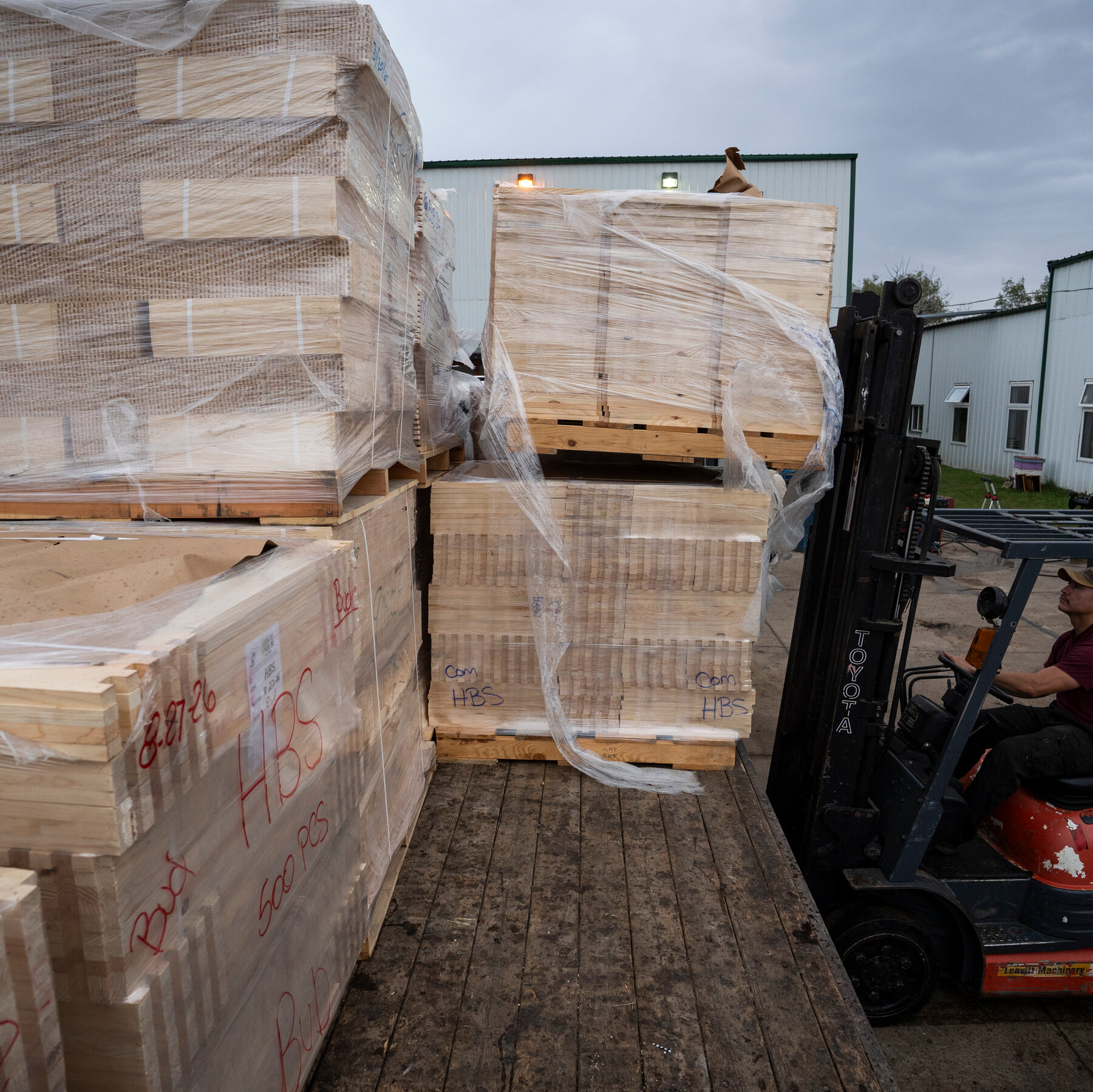 Canada Imposes New Tariffs on U.S. Goods, as Trade War Intensifies s 01 htmb mediumSquareAt3X