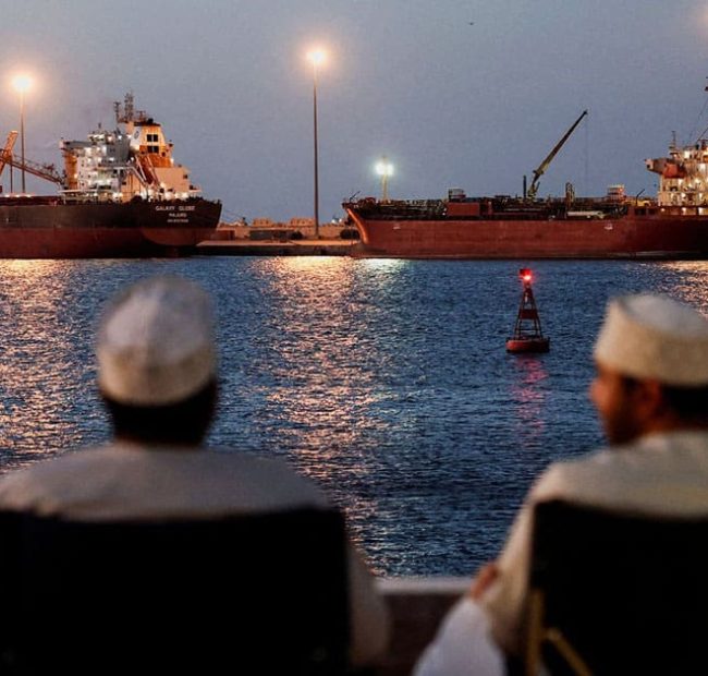 Oil Prices Tumble as Saudi Arabia Restores Export Route, Iran Floats Hormuz Reopening