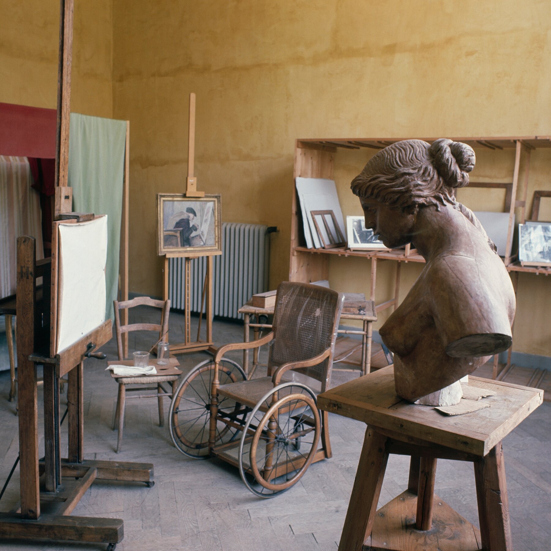 Thieves Steal Artworks From Renoir Museum in France t mediumSquareAt3X 2