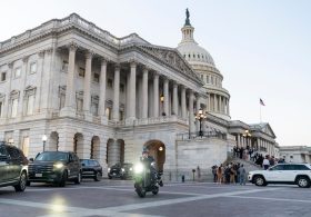 Majority of voters say country is on wrong track, favor Democrats in 2026: Poll