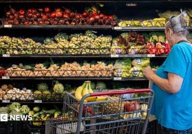 US inflation rises more than expected ahead of midterm elections