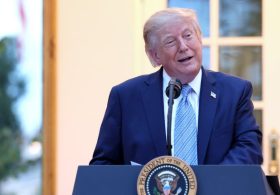 Did Trump recognize a White House janitor retiring after 22 years of service?