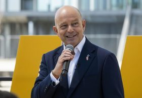 Steve Hilton’s Riotous Ad Calls California ‘Refugees’ Home