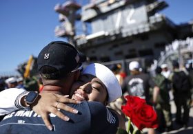 USS Abraham Lincoln crew returns to San Diego after record 265-day deployment