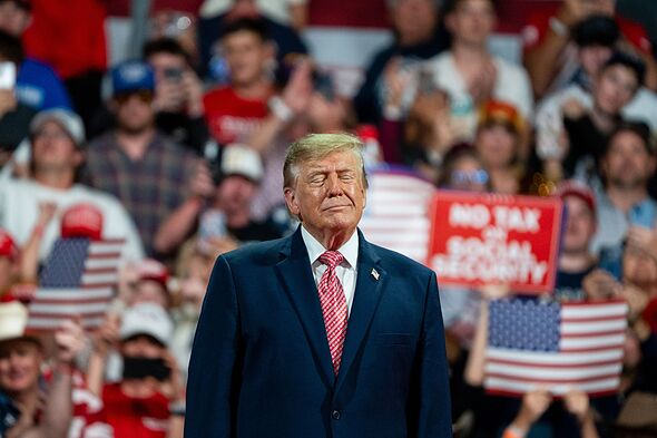 Trump reveals two things Canada can keep as 51st state and wants new border line 218216 1