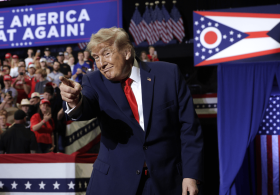 Trump Renews Talks of Pardoning White House Staff