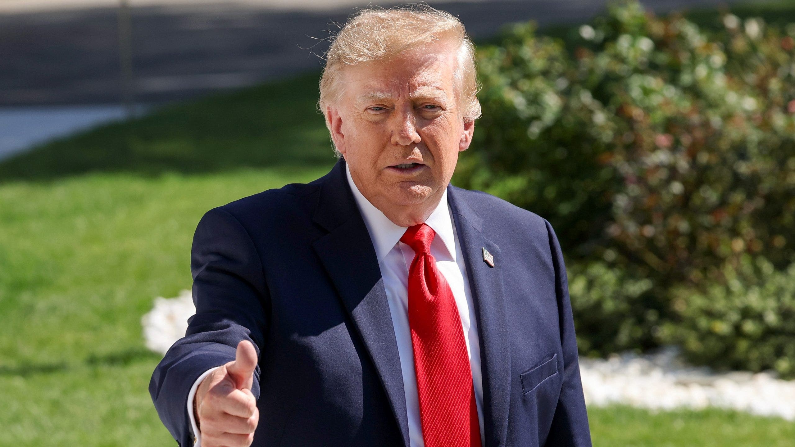 President Trump endorses Wyoming's secretary of state for US House of Representatives 35a40097 35a40097 trump thumbs up oct 1 2026 scaled 1