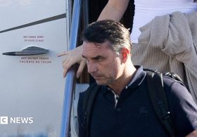 Flávio Bolsonaro lands in Miami after defeat in Brazil’s presidential election