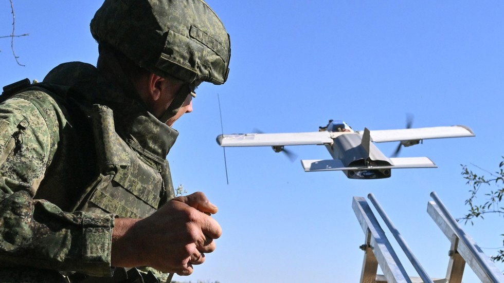 Russia hits Ukrainian military logistics hubs – MOD 540179e362156