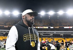 Former Steelers Coach Mike Tomlin Unveils Massive Minecraft City