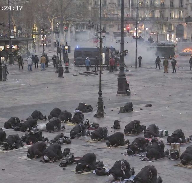 Protest Leaders Remind Rioters To Take Breaks To Pray Toward Mecca