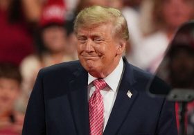 Trump payout pledge sees doubts | Arkansas Democrat Gazette