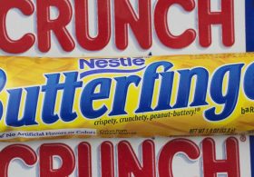 HOA Pushes Treat Equity by Asking Neighbors to Only Hand Out Fun-Size Candy Bars on Halloween