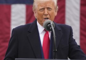 ‘Extraordinary People’: Pres. Trump Welcomes First Responders to WH, Saves Jab for MI’s ‘Mohammed’