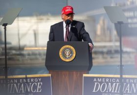 Trump heads to Texas in midterm campaign blitz