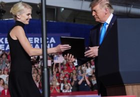 Trump signs order waiving off-road rule for red-dyed diesel at Nebraska rally
