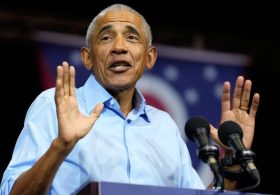 Obama scathes Trump administration in quippy Ohio campaign rally speech