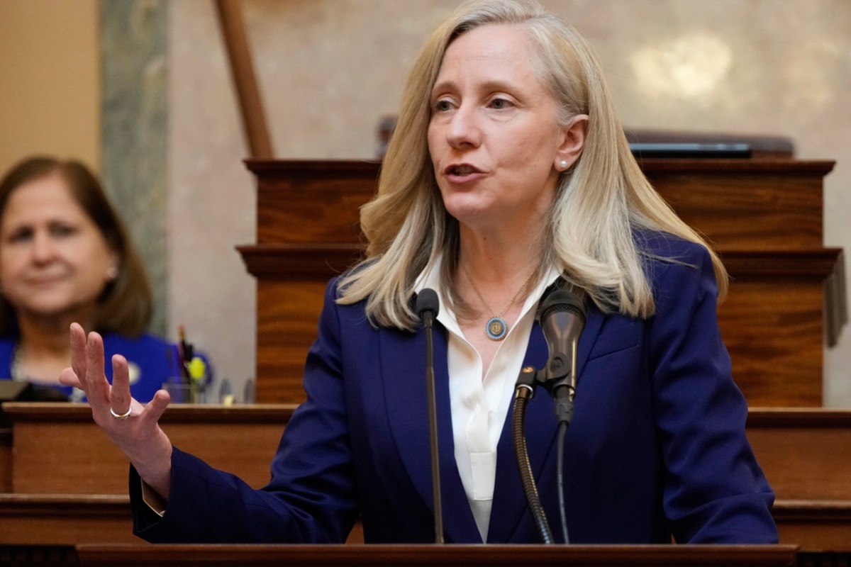 ICE Bags Illegal-alien Child Molestation Suspect After Virginia Sanctuary Releases Him Abigail Spanberger 100126 AP