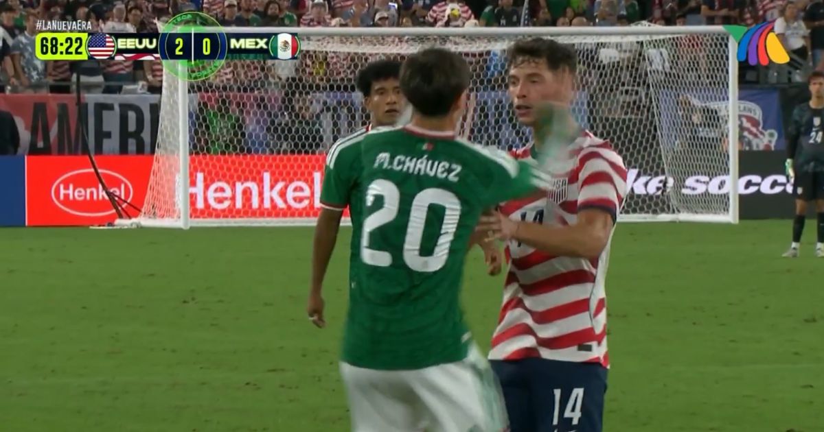 US Soccer Player Takes Possibly Worst Dive Ever Caught on Camera After Mexico Player Barely Taps Him Chavez vs Berhalter