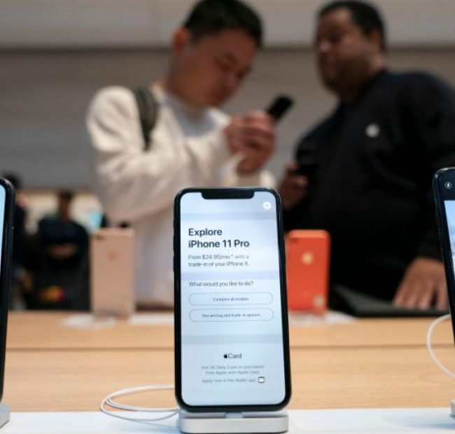 Apple News alters users to ‘personalized’ voting guide that appears heavy on liberal sources