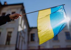 Evacuees from Russian-occupied Ukrainian city reach Ukraine territory