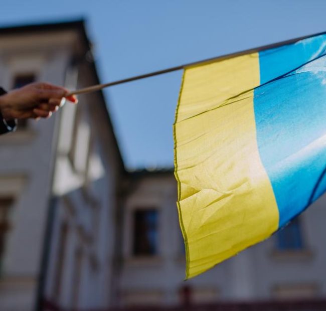 Evacuees from Russian-occupied Ukrainian city reach Ukraine territory
