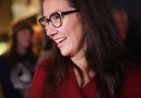 Alaska Democratic Senate candidate Peltola criticized for use of notecards during debate