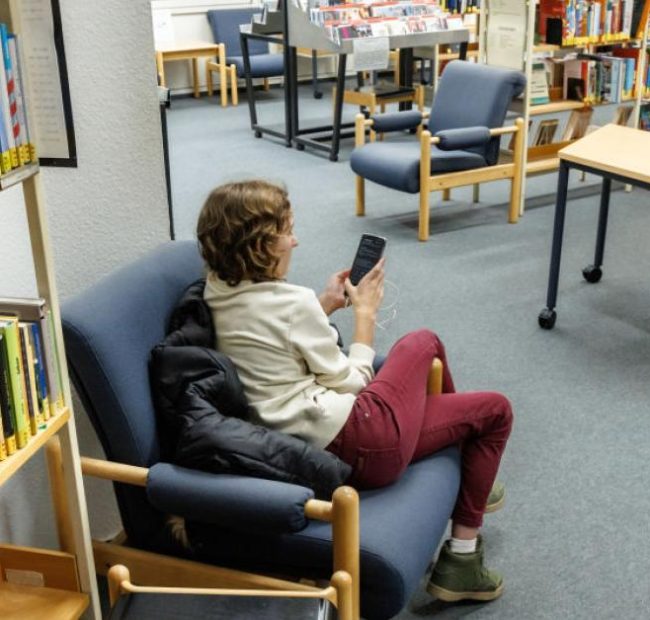 PA House approves student cell phone ban that critics say is full of holes