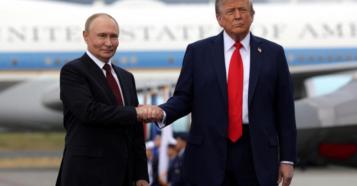 Trump condemns Ukranian attacks on Russian refineries, says he's "not a fan" of Zelensky GettyImages 2229490882 1