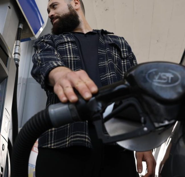 Illinois Quick Hits: Illinois, Chicago join suit against rollback of fuel economy standards