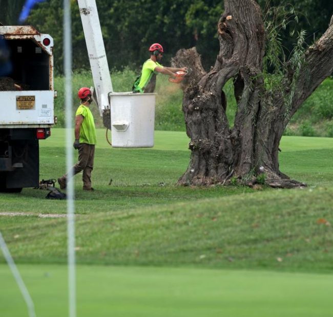 Federal judge extends pause on work at historic DC golf course until Oct. 26