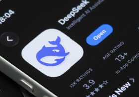 Trump Admin Bans DeepSeek From Federal Agencies