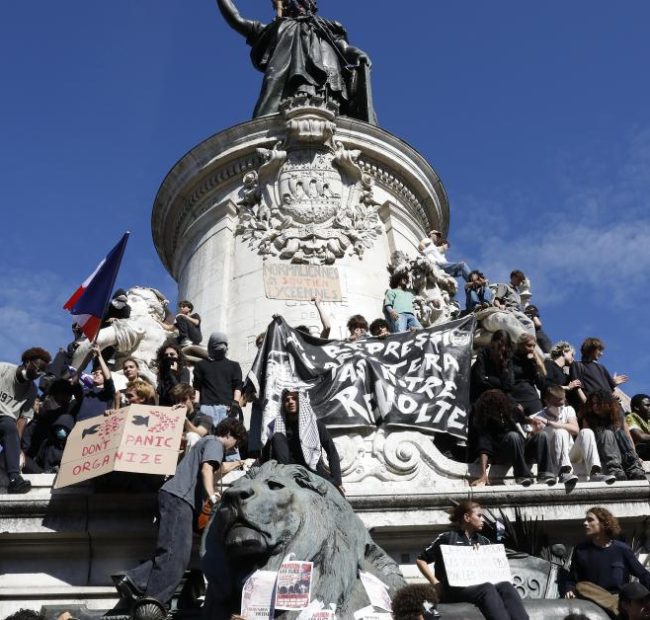 France suspends classes at nearly 900 schools nationwide amid riots