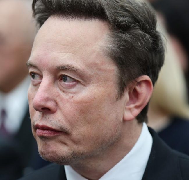 Musk hands Abbott $5M to bolster governor’s campaign in home stretch