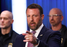 DHS Secretary Markwayne Mullin Blasts Zohran Mamdani for Shielding 15,000 Migrants from Deportation