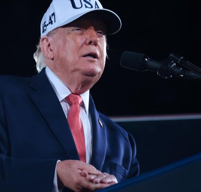 Trump holds rally in Mississippi ahead of midterm elections