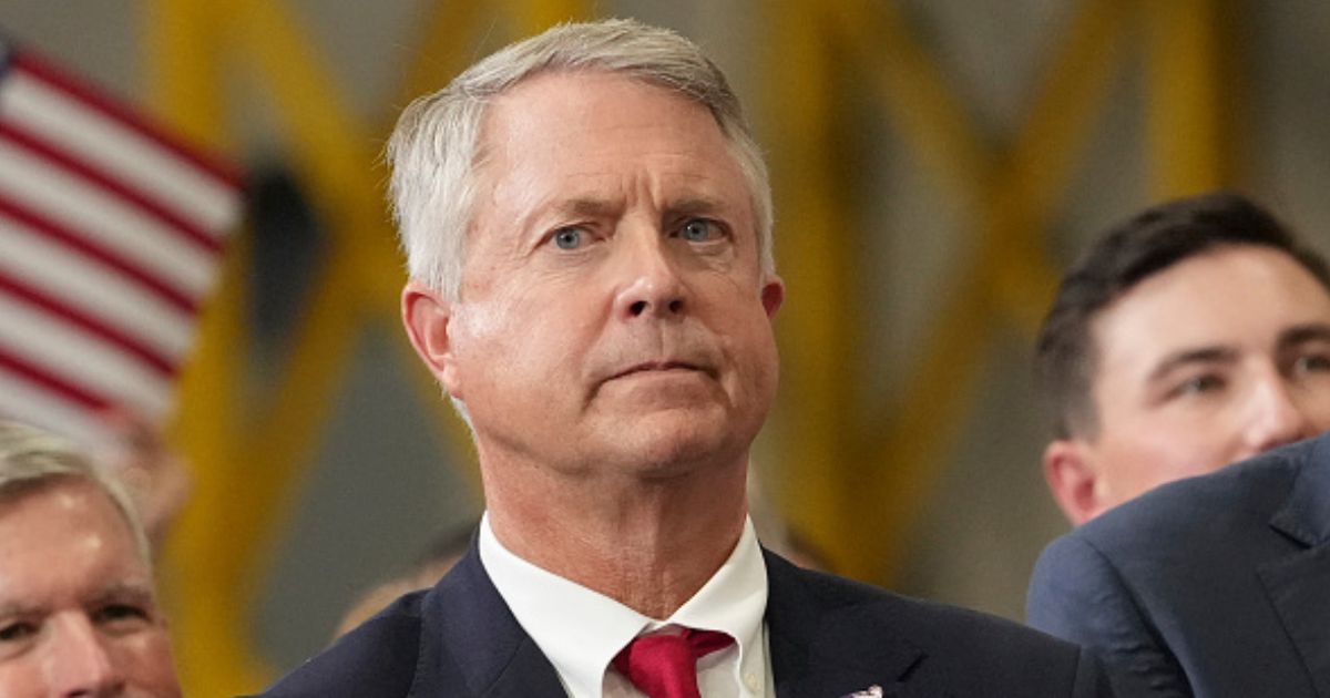 Deep-Red Kansas in Midterms Trouble, Democrat Ties with Republican Incumbent: Poll IMG 4255
