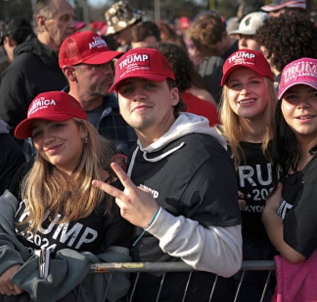 Young Voters Who Helped Hand Trump White House Are Flocking Back to Dems for the Midterms: Poll