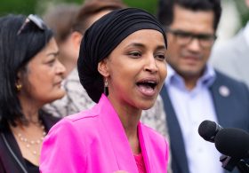 Federal agents raid Ilhan Omar’s DC home amid immigration fraud investigation…