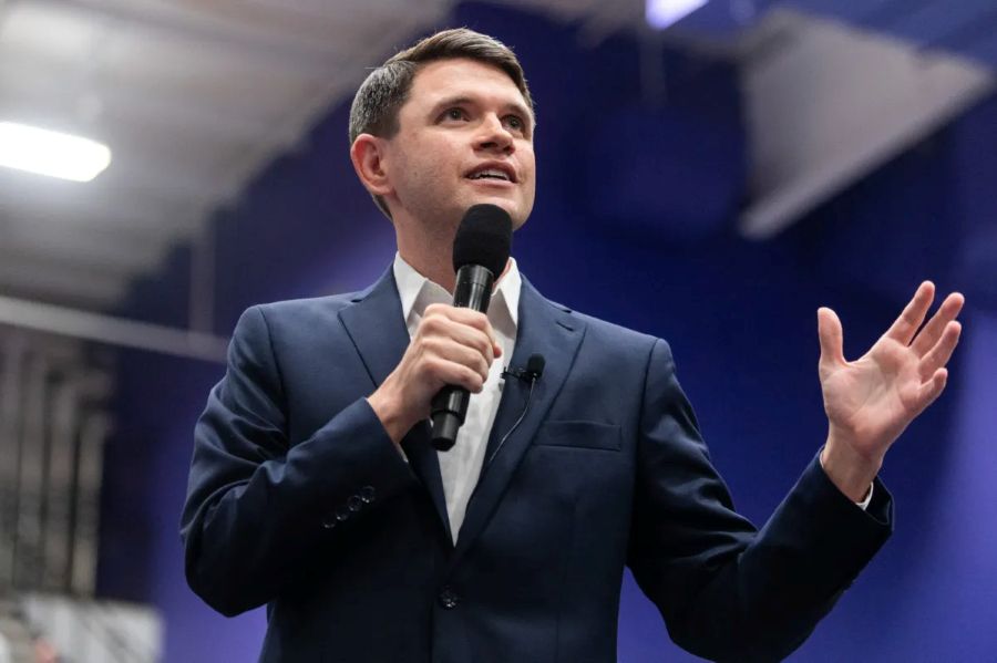‘TOO RED’: Top DC Insider Pours Cold Water On Talarico’s Campaign James talarico