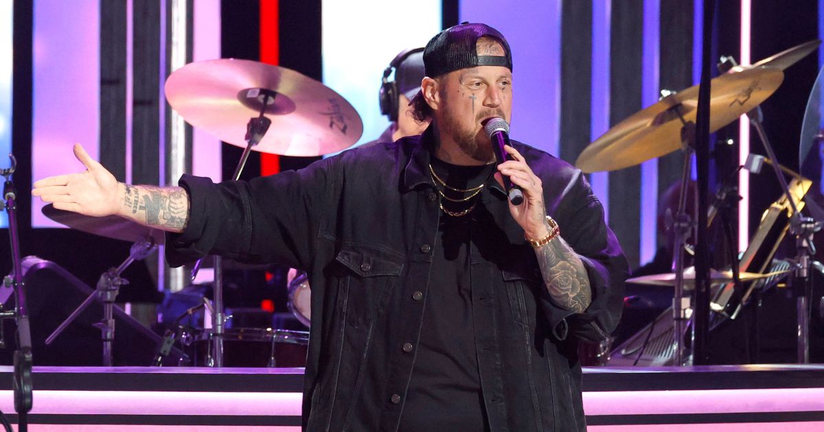 Ouch: 'Saturday Night Live' Turns Jelly Roll Into a Punchline Jelly Roll SNL sketch