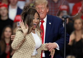 Nicki Minaj tells Trump she’ll support him if he runs again
