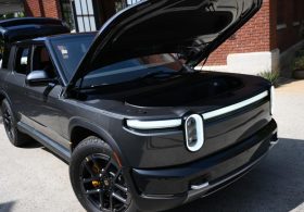 Democrats consider reviving EV tax incentives should they regain power in midterms