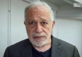 Robert Reich Calls to Defund Musk & Nationalize Starlink & SpaceX