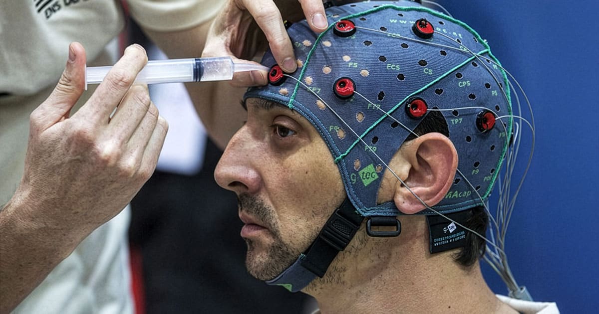 Scientists Unveil ‘Mind-Reading’ AI to Scan Human Brains ai mind reading technology human brain