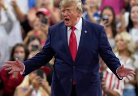 Trump at South Florida rally revives the idea of military intervention in Cuba after Iran