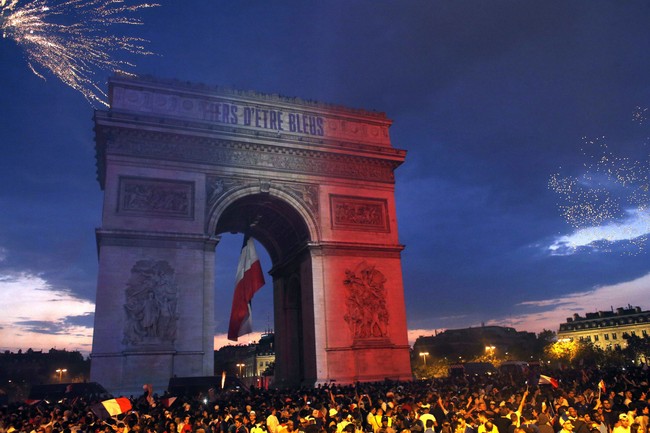 Fire Destroyed the Oldest Food Market in Paris This Morning c8a39f25 907d 499f ba12 bb1b2e9dd6af